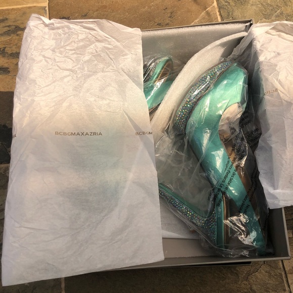 BCBG Max Azria beautiful open toe heels - Picture 2 of 4